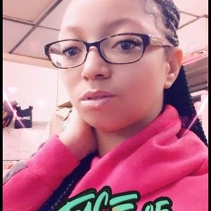 Meet your Posher, Janelle